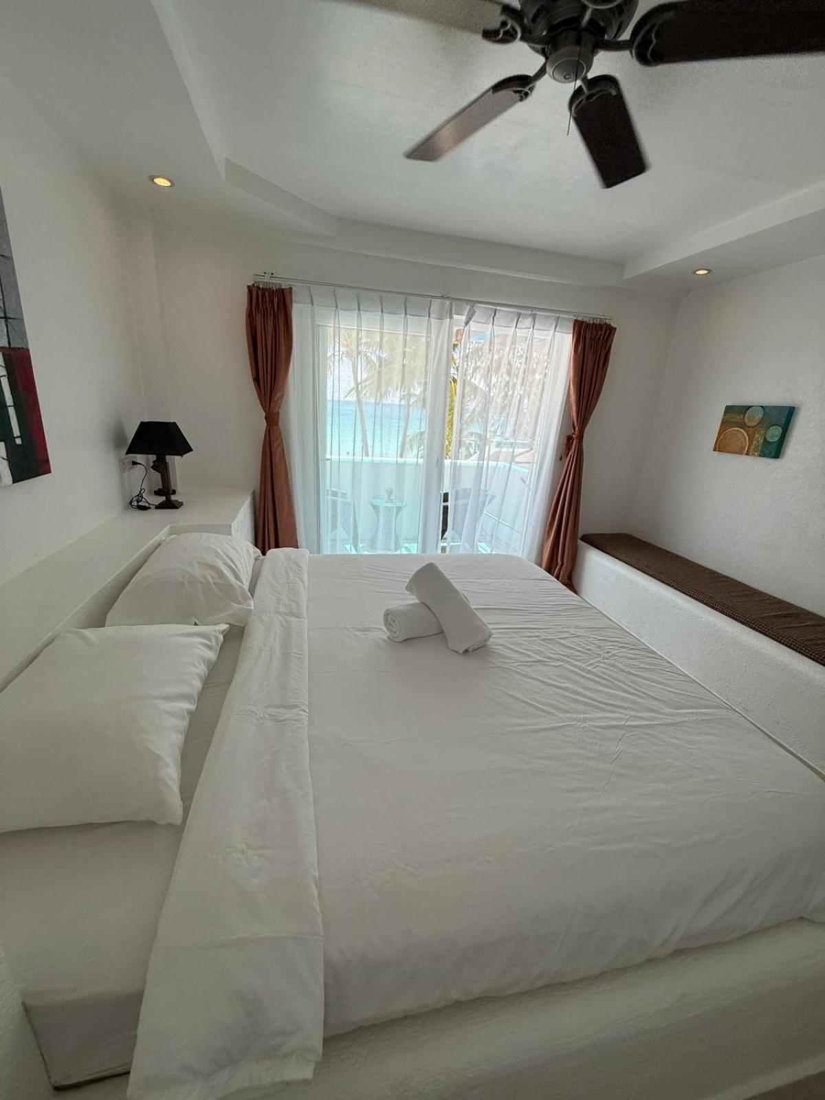 Calypso Beach And Dive Resort Manoc-Manoc Εξωτερικό φωτογραφία